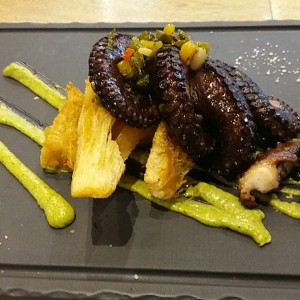 Pulpo con yuca