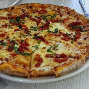 Pizza Margarita 4 Quesos.