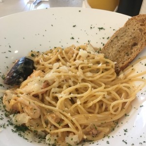 spagetti con frutos del mar