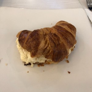 croissant con crema