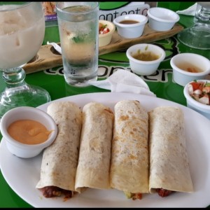 Burritos y Horchata