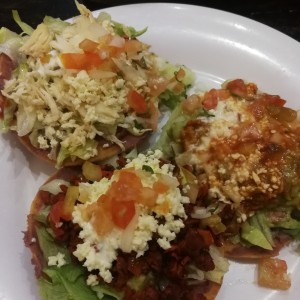 Tostadas Mixtas