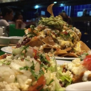 Nachos para compartir y Tostitas