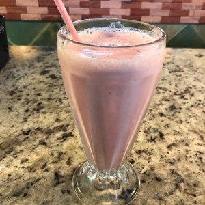 batido de fresa en leche 