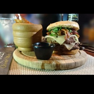 Titos Rex Burger