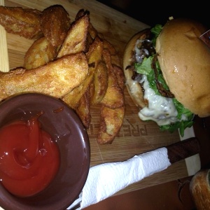 Orly's Burger con papas