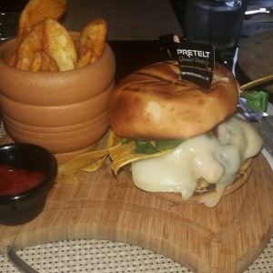 Mar y Tierra Burger