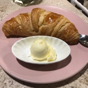 Croissant plain