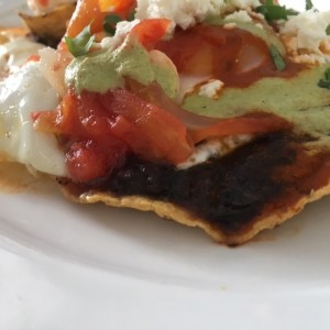 huevos con tostada mexicana