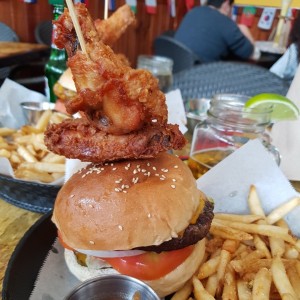 Hamburguesa con topping wings