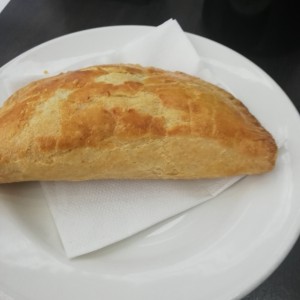 empanada de tasajo y queso