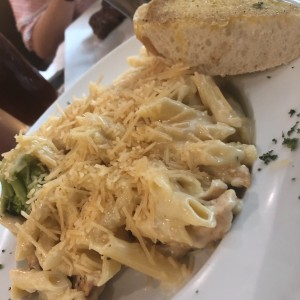 chicken brocoli pasta