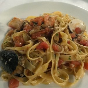 Linguini de Mariscos mixtos