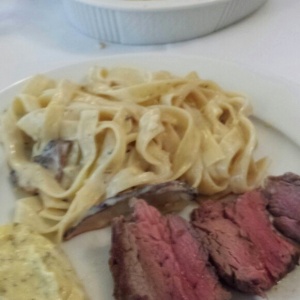 Filete with Bernaisse Sauce and Fettuccine with mushroom and whitetruffle oil!