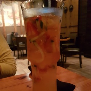 limonada con pepino y fresa