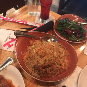 arroz frito mixto y mongolian beef