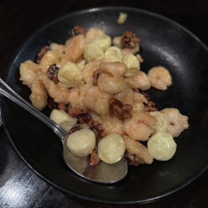 Shrimp With Candied Walnuts