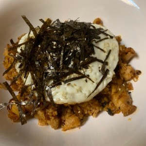arroz delicioso picante con kimi puerco y huevo 