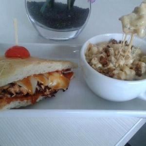 Combo de sandwich con mac and cheese #delish