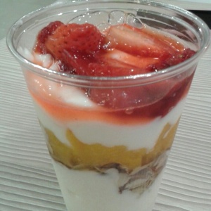 Yogurt Parfait  2 frutas...