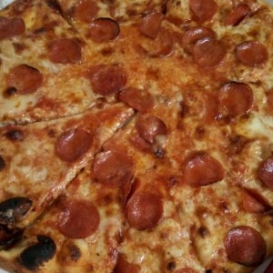 Pizza pepperoni familiar