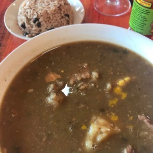sopa de carne con arroz con coco