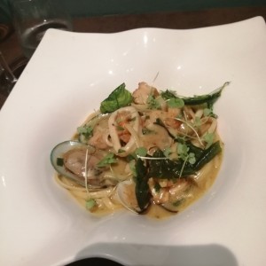 Linguini aglio e olio frutto di mare