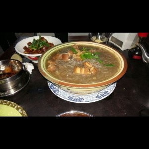 Fideos Sopa Con Cerdo-Cerdo en salsa Roja