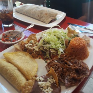 bandeja del charro y burrito al charro