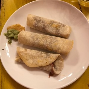 Burritos de pollo