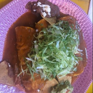 Enchiladas en salsa roja