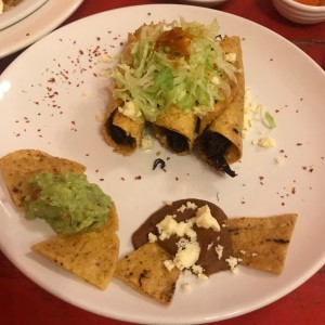 tacos fritos de carne