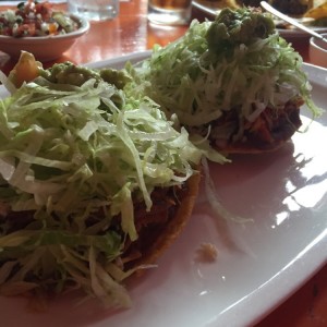 Tostadas Pollo y Ropa Vieja