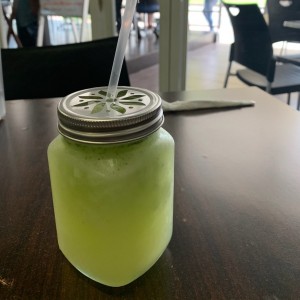 Limonada con hierbabuena 