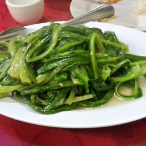 po choi vegetales al ajo