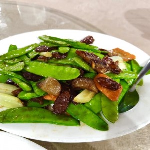Vegetales holantau con chorizo chino