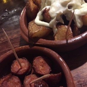 Chorizo y Patatas Alioli