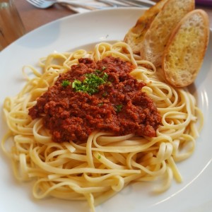 Pasta en salsa roja