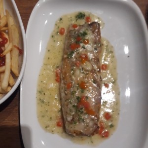 filete de pescado al ajillo