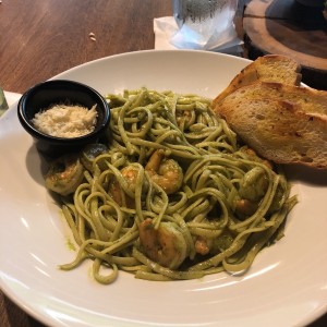 linguini con camarones