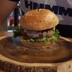 hamburguesa 8oz de carne y hongos