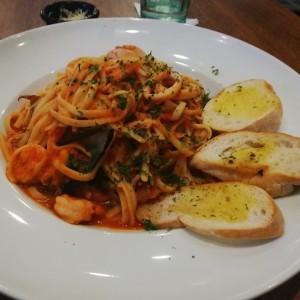 Pasta frutti di mare