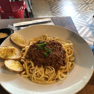 linguinni a la bolognesa