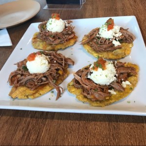 Patacones con ropa vieja