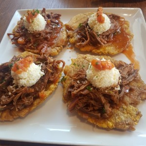 patacones con ropa vieja