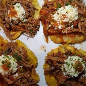 patacones rellenos con ropa vieja