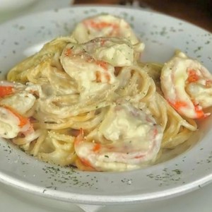 Spaghetti con Langostinos en Salsa Blanca