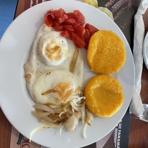 Tortilla con huevo cebolla y tomate