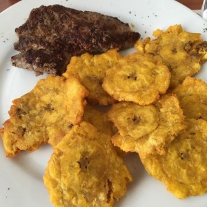 Filete a la plancha con patacones