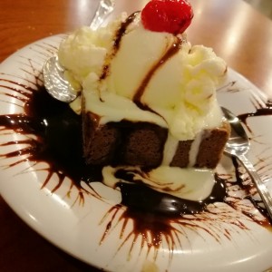 brownie con helado